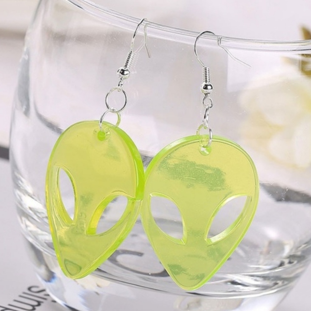 👽 Green Alien Earrings